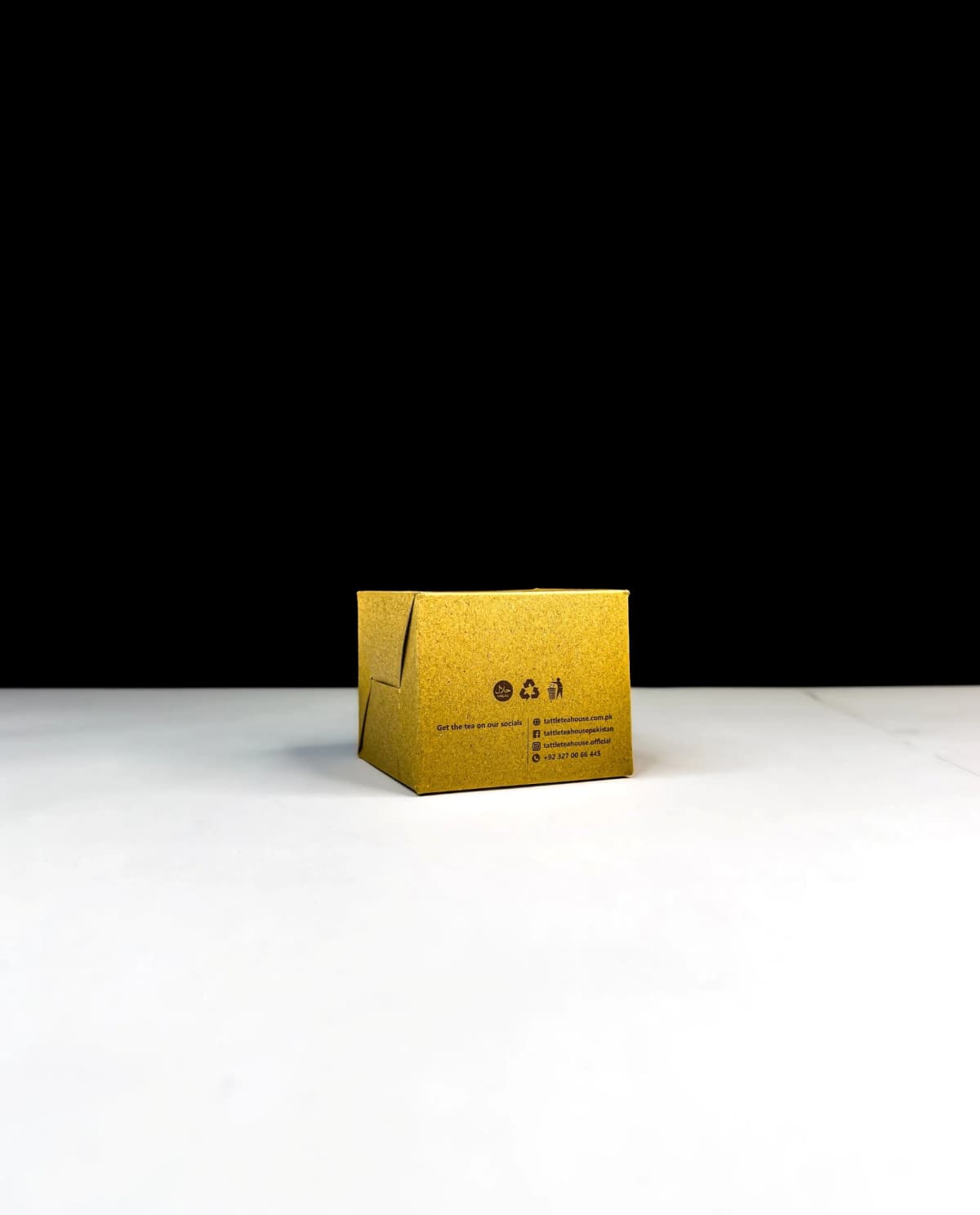 Custom Cake Boxes - Custom cake boxes with window and sturdy base, Cardboard / Kraft (Food-Safe), Matte / Gloss Lamination (photo 2 of 2)